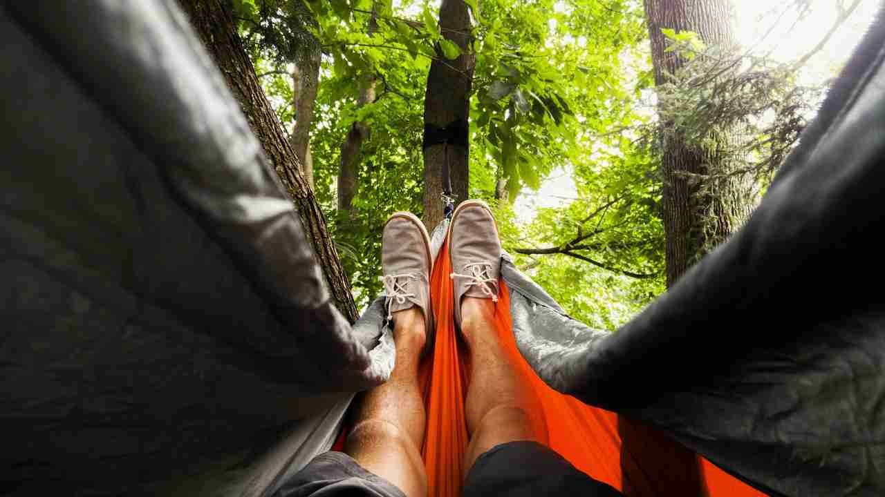 Person demonstrating the correct way to enter a hammock